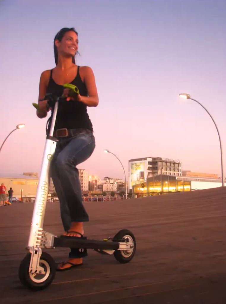 Ensimmäinen Inokim sähköpotkulauta prototyyppi