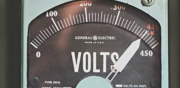 Laturi ja sähköskootteri – miten sinun pitäisi ladata?