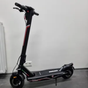 Kasutatud elektritõukeratas Ducati Pro III 1